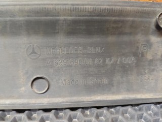 декоративная накладка двери передней правой, ориг. номер A6396900462, Mercedes-Benz Vito W639 2003-2010