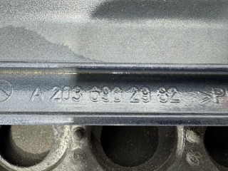 молдинг двери левой, ориг. номер A2036902982, Mercedes-Benz C W203 2000-2004
