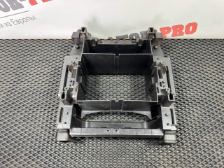 крепление магнитолы, ориг. номер A2036890216, Mercedes-Benz C W203 2000-2004