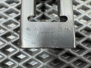 кронштейн (крепление) левый, ориг. номер A2038600388, Mercedes-Benz C W203 2000-2004