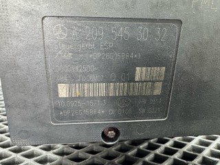 блок ABS, ориг. номер A2095453032, Mercedes-Benz C W203 2000-2004