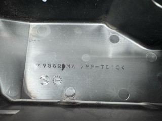 крышка блока предохранителей, ориг. номер 8266250150, Lexus LS 4 поколение 2006-2009