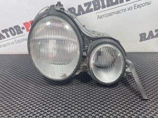 фара правая, ориг. номер A2108201261, Mercedes-Benz E W210 1995-1999