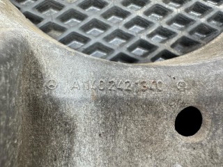 кронштейн коробки (балка кпп), ориг. номер A1402421340, Mercedes-Benz C W203 2000-2004