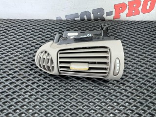 дефлектор обдува салона передний правый, ориг. номер A2038300254, Mercedes-Benz C W203 2000-2004