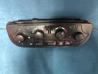 блок управления печки/климат-контроля Mercedes-Benz C W203 2000-2004, A2038300685