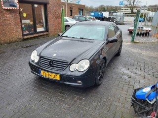 Mercedes-Benz C W203 2002г. 2.0 л., M 111.955 - фото №1