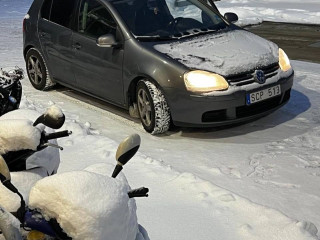 Автомобиль, с которого снята деталь