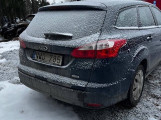 Автомобиль, с которого снята деталь