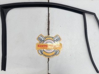 Молдинг верхний над стеклом Volkswagen Caddy III 2004-2010, 2K0837432B