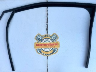 Молдинг верхний над стеклом Volkswagen Caddy III 2004-2010, 2K0837431B
