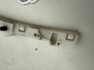 Кронштейн переднего бампера (крыла), ориг. номер 622259U000, Nissan Note E11 2005-2008