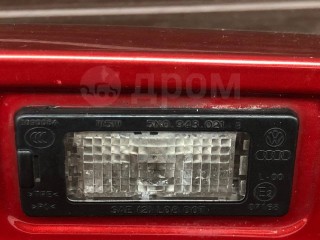Плафон подсветки номера, ориг. номер 3AF943021A, 7L6947101A, 5N0943021B, 5N0943021, V10840046, 95310855, 95470857, ST5N0943021, V10840047, 95438797, QF51M00036, 150389009, 150385009, V10840065, 5848920, 2297694, NSP085N0943021B, Skoda Octavia III 2013-2017