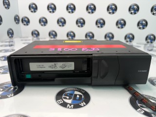 CD-чейнджер, ориг. номер 65126986077, 65129133083, 65126949697, 65126949698, 65126958198, 65126964601, 65126964602, 65126967641, 65126977759, 65129119707, 65129181326, 65129196669, 6949697, 6949698, 6958198, 6964601, 6964602, 6967641, 6977759, 6986077, 9119707, 9133083, 9181326, 9196669, BMW 3 E90/E91 2004-2008