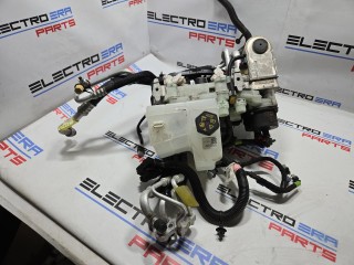 теплообменник масляного фильтра, ориг. номер P1547595-96-F, Tesla Model 3 рест