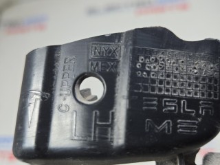 Обшивка стойки задняя левая, ориг. номер NYX19112131340, Tesla Model 3 2017-2021