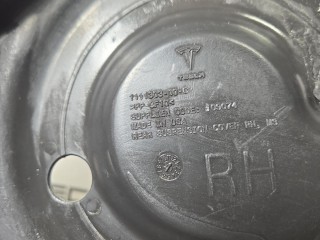 Пластик, ориг. номер 11303-000, 1111303-00-C, Tesla Model 3 2017-2021