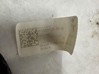 обшивка двери левой, ориг. номер P1588128-91-B, EPA22174RL0196, Tesla Model 3 рест
