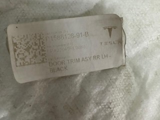 обшивка двери задней левой, ориг. номер P1588128-91-B, PA27045RL0080, Tesla Model 3 рест