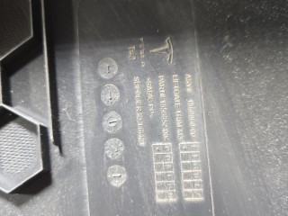 Обшивка крышки багажника, ориг. номер 1558860-00, Tesla Model 3 2017-2021