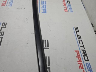 молдинг двери задней левой, Tesla Model 3 2 2024-2026
