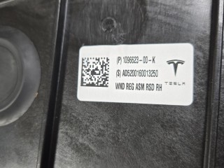 стеклоподъемник задний правый, ориг. номер P1096623-00-K, Tesla Model 3 2017-2021