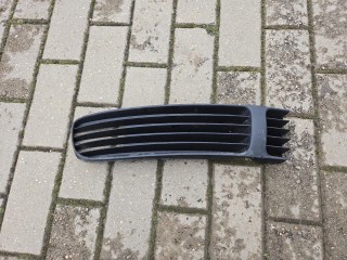 Заглушка (решетка) в бампер нижняя Volkswagen Passat B5 1996-2001, 1997