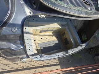 задняя часть кузова Tesla Model 3 2 2024-2026