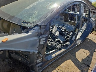 стойка кузова центральная левая Tesla Model 3 2 2024-2026