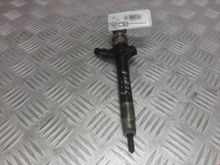 Форсунка Toyota Avensis 2003-2006