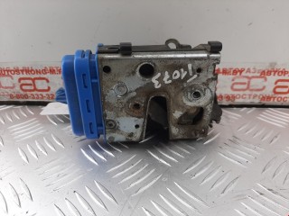 Замок двери задней правой Audi A4 1994-1997