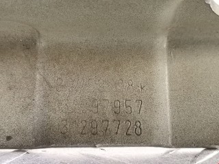 Петля капота правая, ориг. номер 30753598, 31297728, Volvo V50 2007-2012