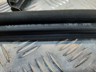 Уплотнитель, ориг. номер A2196970151, Mercedes CLS W219 2004-2008