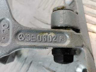 Петля двери передней левой, ориг. номер A2037200937, ISE0602, Mercedes CLK W209 2005-2010