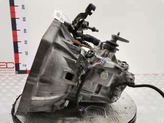 КПП механическая (МКПП) 5-ступенчатая, ориг. номер 303000D073, Toyota Yaris 2005-2009