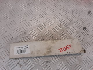 Ус под фонарь левый, ориг. номер 1U6813307, Skoda Octavia 1996-2000