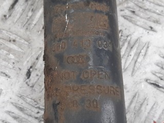 Стойка передняя правая, ориг. номер 3B0413031Q, 3B0413031, Volkswagen Passat 1988-1997
