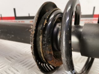 Стойка передняя правая, ориг. номер 3B0413031Q, 3B0413031, Volkswagen Passat 1988-1997