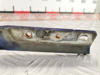 Петля капота правая, ориг. номер 1058884, Ford Cougar 1998-2000