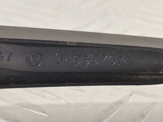 Щеткодержатель задний, ориг. номер 1J6955707A, Volkswagen Golf 1991-2000