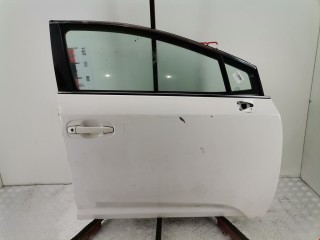 Дверь передняя правая Toyota Avensis 2006-2009