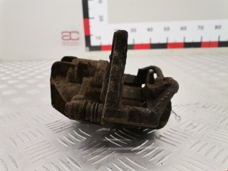 Суппорт передний правый, ориг. номер M863312, Mitsubishi Carisma 1999-2004