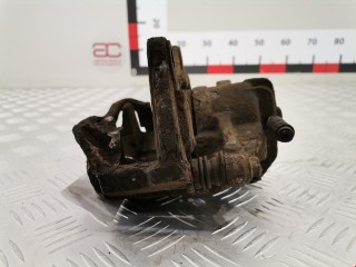 Суппорт передний правый, ориг. номер M863312, Mitsubishi Carisma 1999-2004