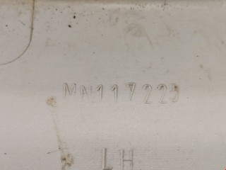 Молдинг бампера заднего, ориг. номер MN133675HC, MN117225, Mitsubishi Pajero 1997-2004