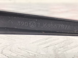 Щеткодержатель задний, ориг. номер 1J6955707A, Volkswagen Golf 1997-2006