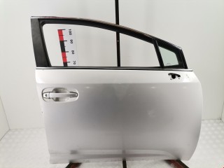 Дверь передняя правая Toyota Avensis 2008-2011