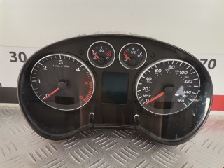 Щиток приборов (приборная панель) Audi A3 2004-2008