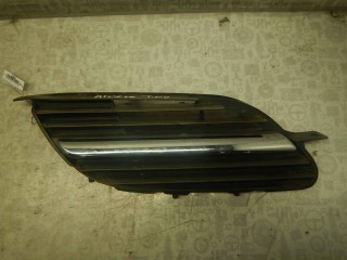 Решетка радиатора Nissan Almera Tino 2000-2003