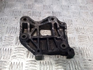 Кронштейн компрессора кондиционера, ориг. номер R2AA15810, Mazda 6 2007-2010