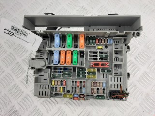 Блок предохранителей BMW 3 E90/E91/E92/E93 2004-2008